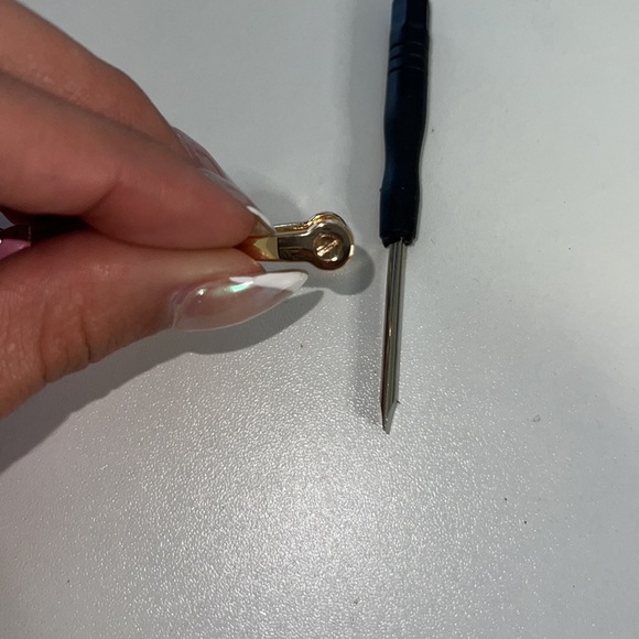 Pink leather screw key chain - Picture 3 of 3